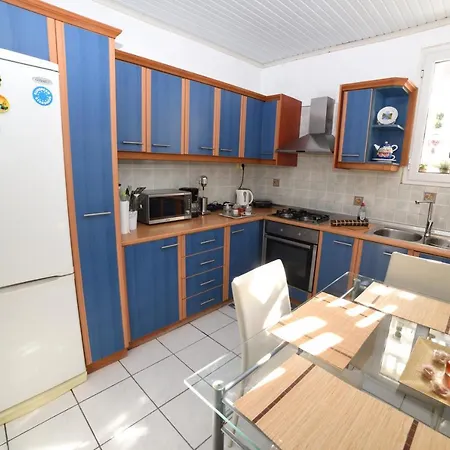 Fani's Spacious